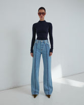 Shop the look - FW25 - Lu Pleat Light & Camren Brown