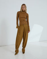 Shop the look - FW25 Main - PHEBE ochra and NORA ochra