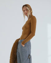BILLIE - SLIM-FIT LONG SLEEVE HOODIE TOP