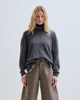 EVA - CASHMERE WOOL TURTLENECK KNIT SWEATER